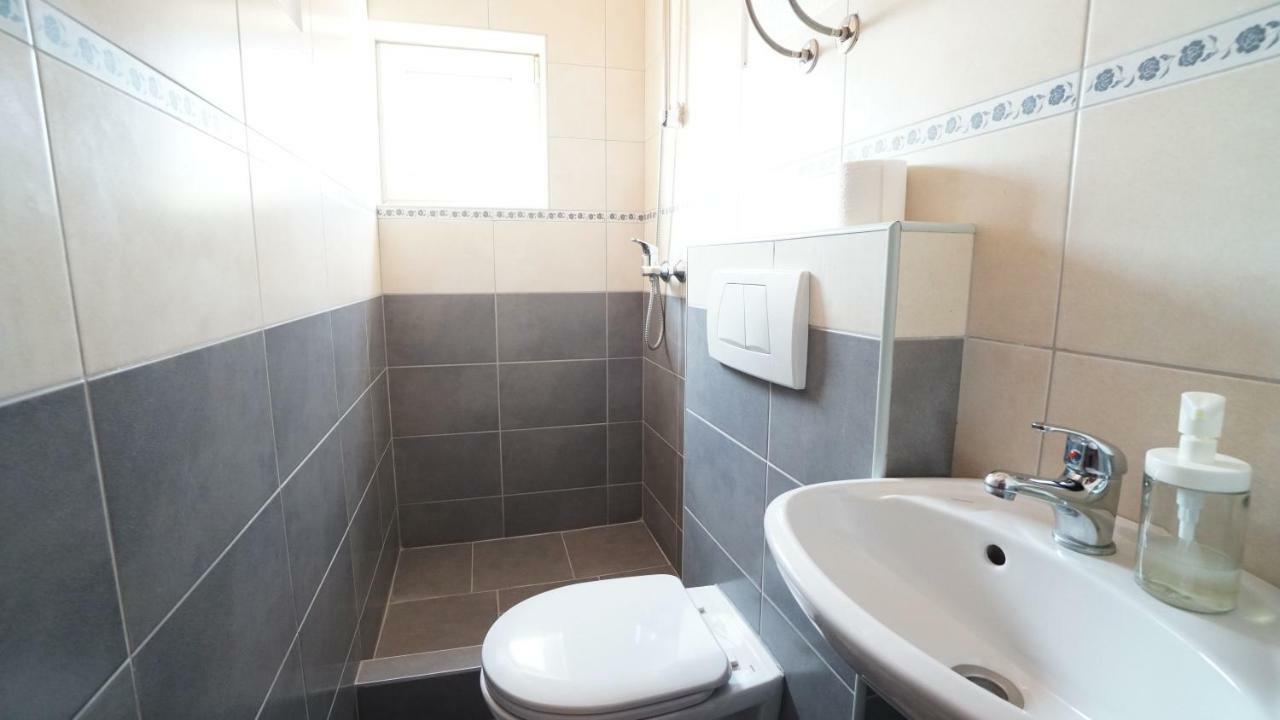 Guest House Sandra Tisno Exterior foto