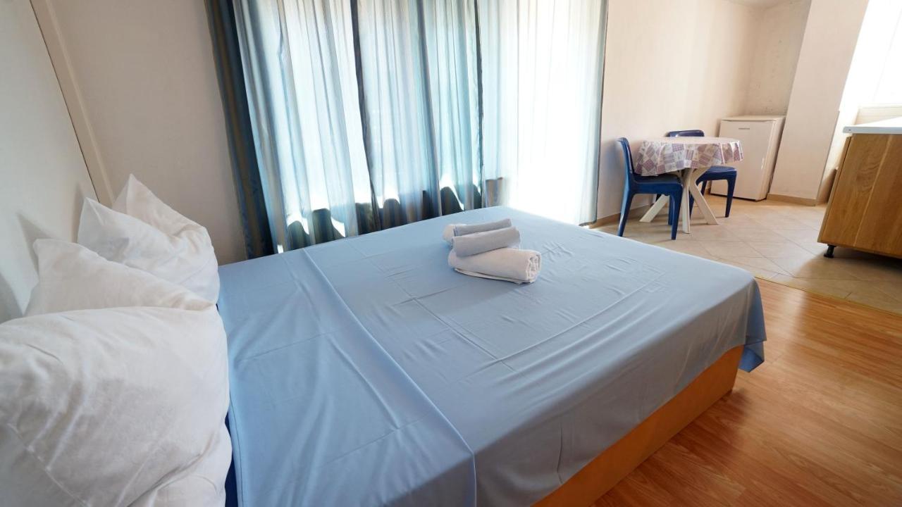 Guest House Sandra Tisno Exterior foto